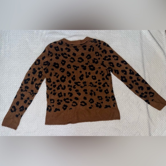 Old Navy Women's Leopard Print Sweater - Picture 3 of 3